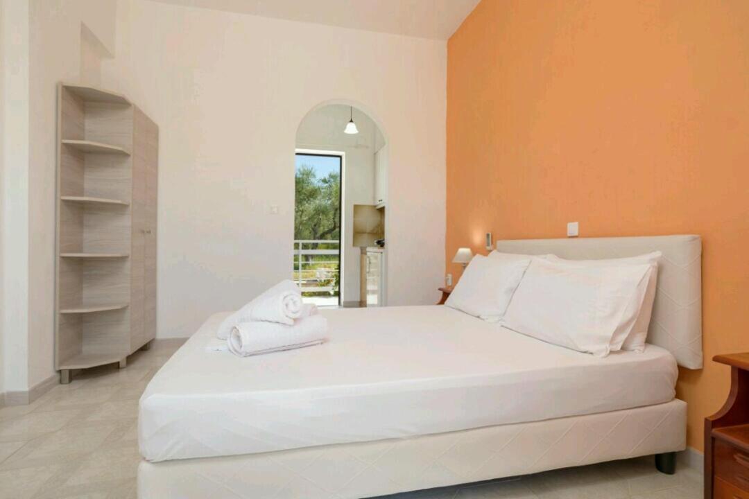 Eleni Studios & Apartments Alykes  Extérieur photo